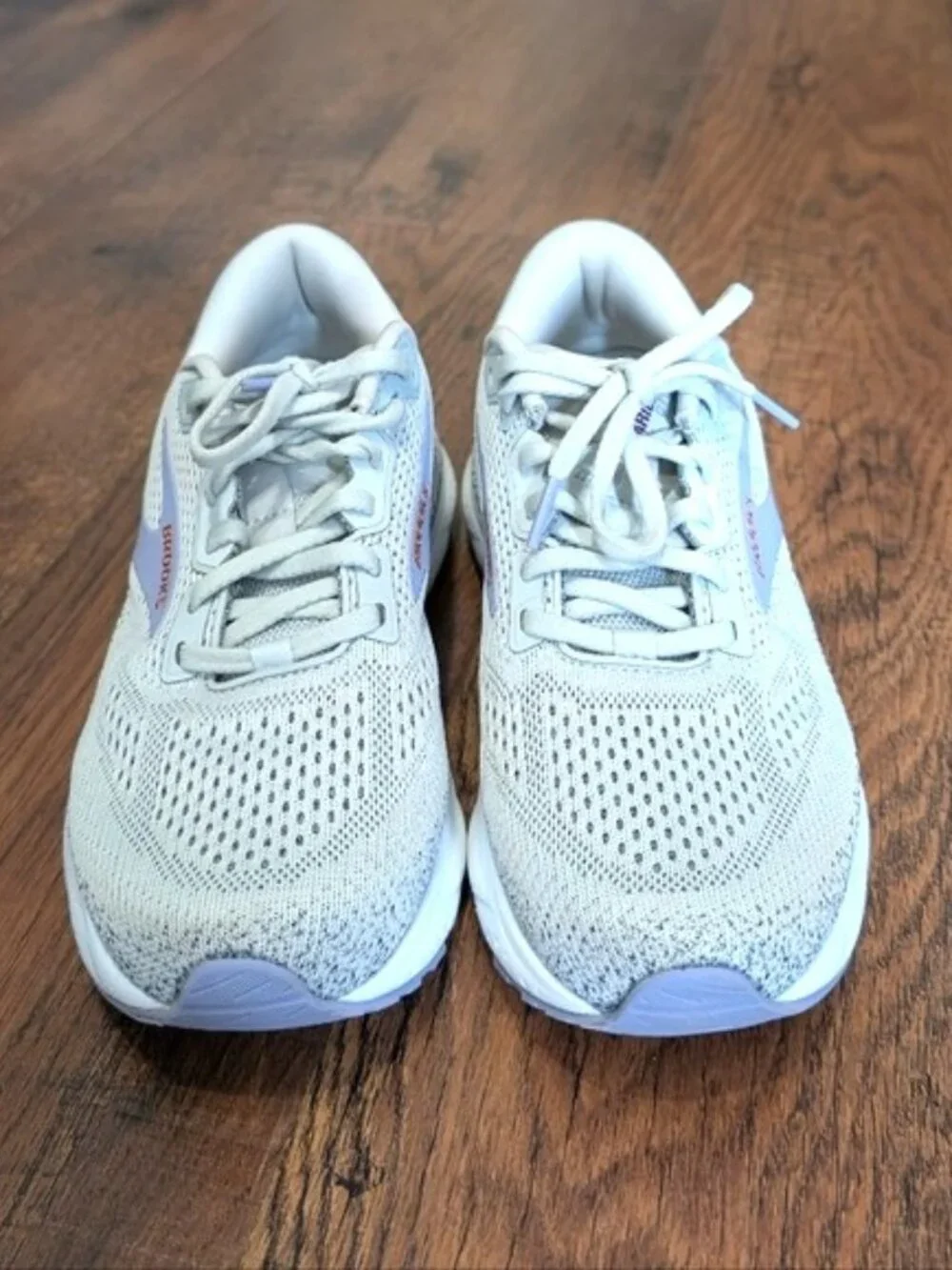 Brooks Ariel GTS 24 - Light Gray and Lilac Women's Running Shoes - 8.5B - EUC